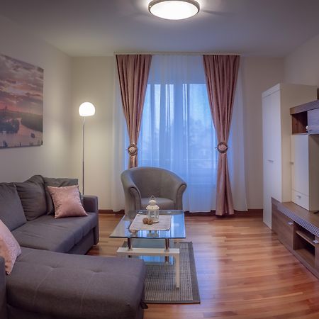 Apartments Feel Βελιγράδι Εξωτερικό φωτογραφία